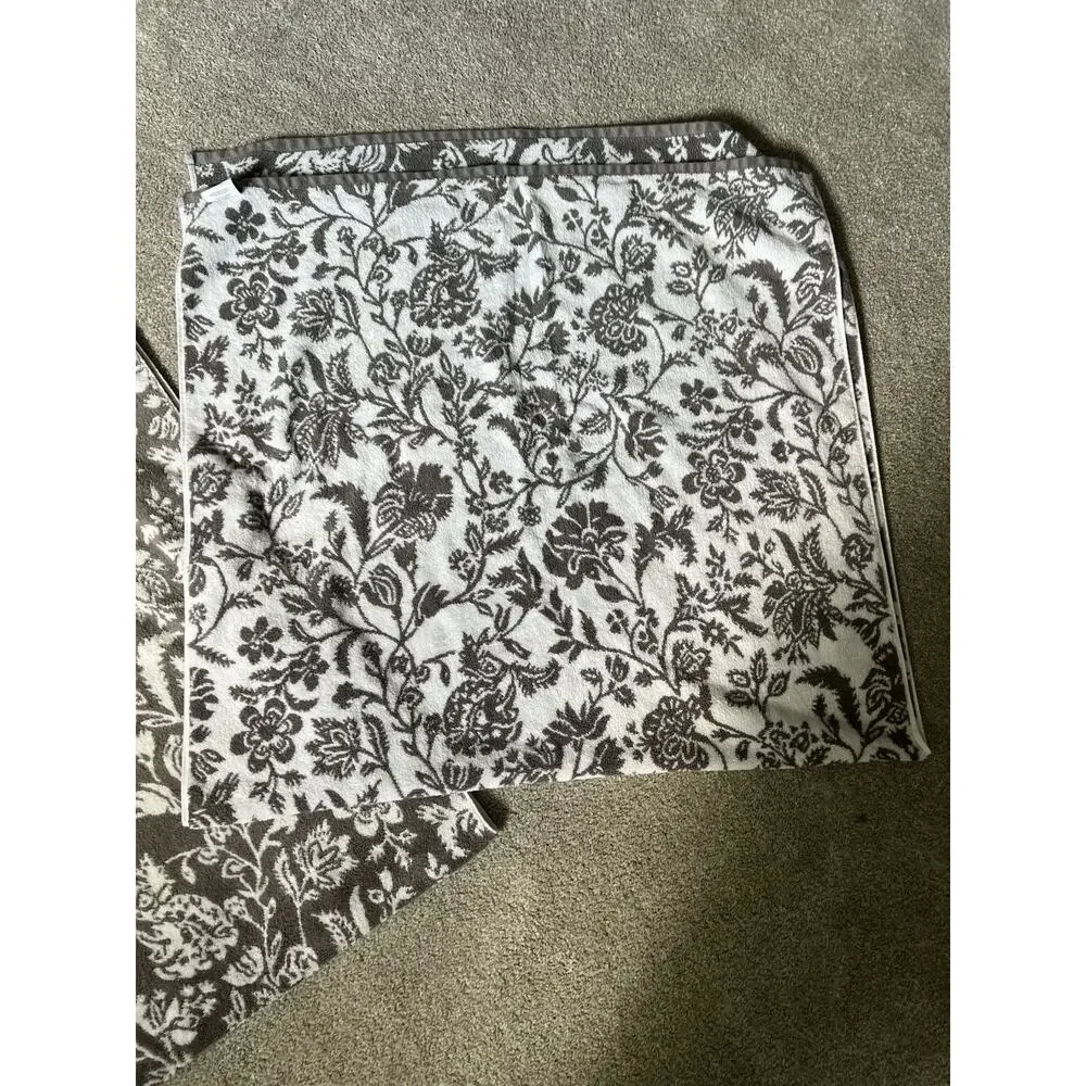 2 Threshold Performance Cotton Reversible Floral Bath Towel Gray White 61 x 31